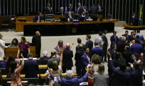 Motta anuncia votação de urgência para projeto de anistia a