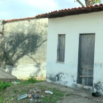 Mulher é morta a facadas em kitnet e companheiro fica