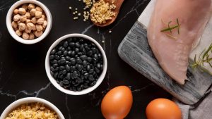 O que acontece se você comer mais proteína do que
