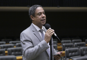 Orlando Silva repudia censura da Meta ao CNAB: “decisão arbitrária