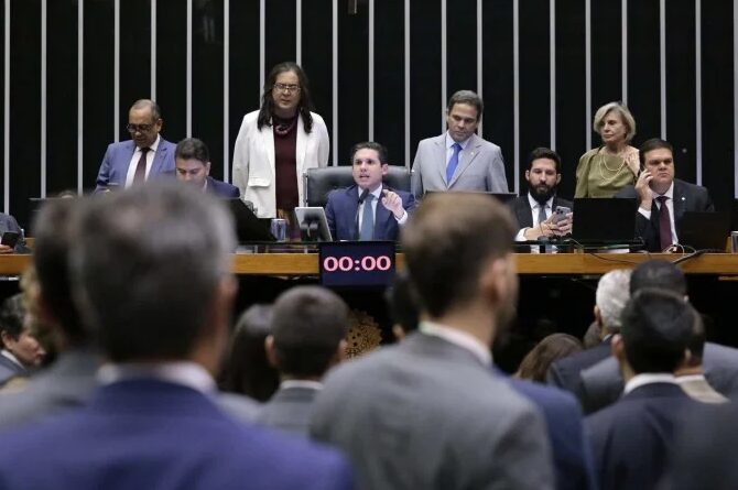 PEC aprovada por Câmara dos Deputados pode driblar justiça