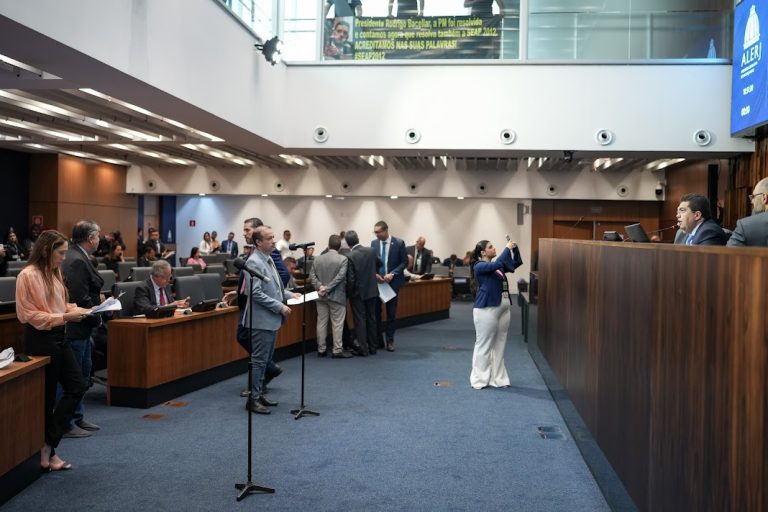 PEC da Blindagem divide opiniões na Alerj em meio a