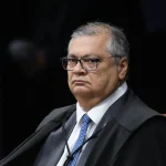 PF indicia mulher que tentou agredir Flávio Dino durante voo