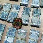 PF prende dupla com R$ 250 mil em esquema de