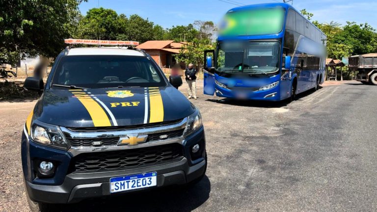 PRF apreende mais de 10 kg de maconha em ônibus