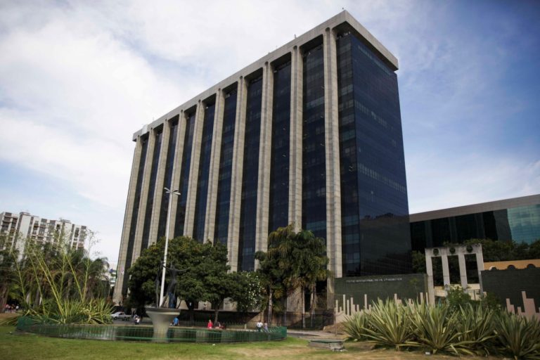 Paes troca comando da Procuradoria: sai Patrícia Felix e entra