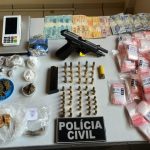 Polícia prende suspeitos e apreende armas em operação contra o