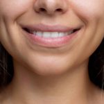 Por que algumas pessoas têm covinhas?