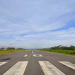 Por que pistas de aeroporto tem “faixa de pedestre”?
