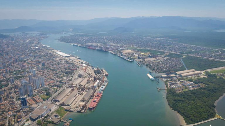 Prédios “tortos” de Santos são desafio na construção do túnel