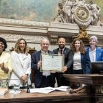 Presidente do BNDES é homenageado na Câmara do Rio –