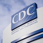 Pressão antivacina cresce e EUA deixam de recomendar imunização contra