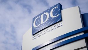 Pressão antivacina cresce e EUA deixam de recomendar imunização contra