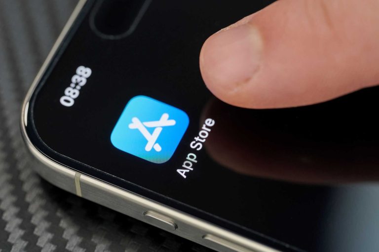 Pressionada, Apple mostra números da App Store no Brasil