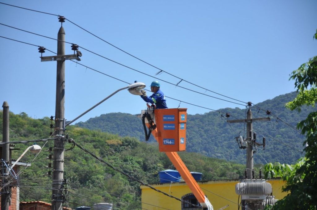 Projeto da prefeitura que aumenta a taxa de iluminação pública
