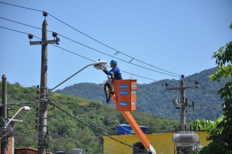 Projeto da prefeitura que aumenta a taxa de iluminação pública