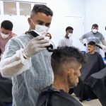 Projeto promove ação social com cortes de cabelo a pacientes