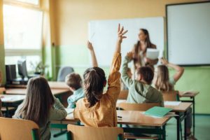 Reajuste de mensalidades escolares em 2026 será mais que o