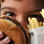 Relatório da Unicef alerta: obesidade infantil supera desnutrição pela primeira