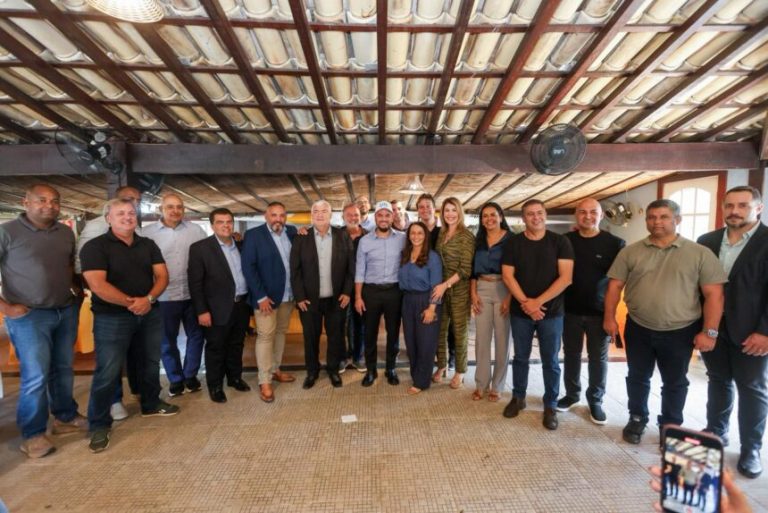 Rodrigo Bacellar reúne prefeitos da Região dos Lagos e do