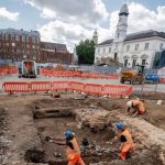 Ruínas romanas e masmorra medieval são encontradas na Inglaterra