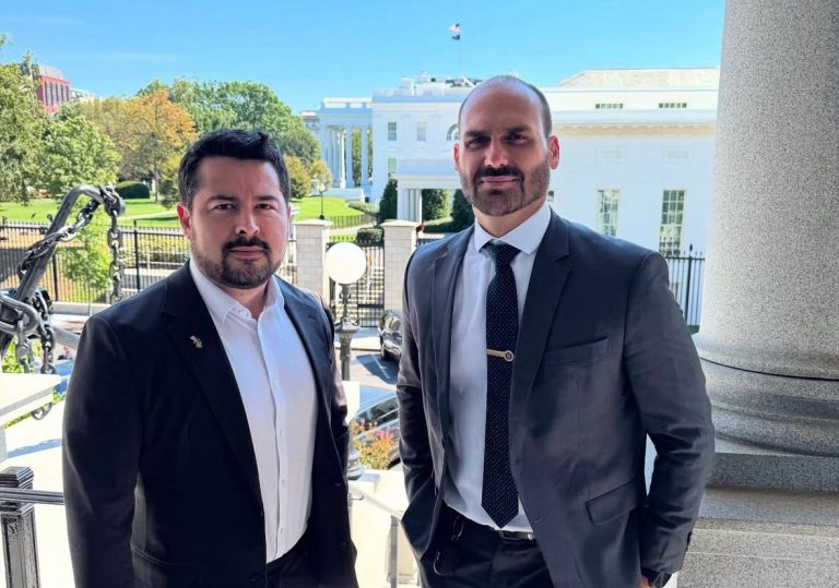 STF dá 15 dias para defesas de Eduardo Bolsonaro e