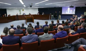 STF encerra primeiro dia do julgamento de Bolsonaro e mais