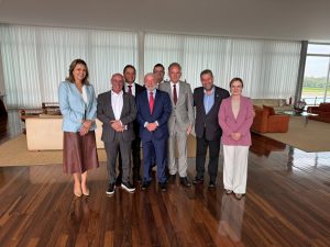 Senador Weverton se reúne com Lula e reafirma apoio do