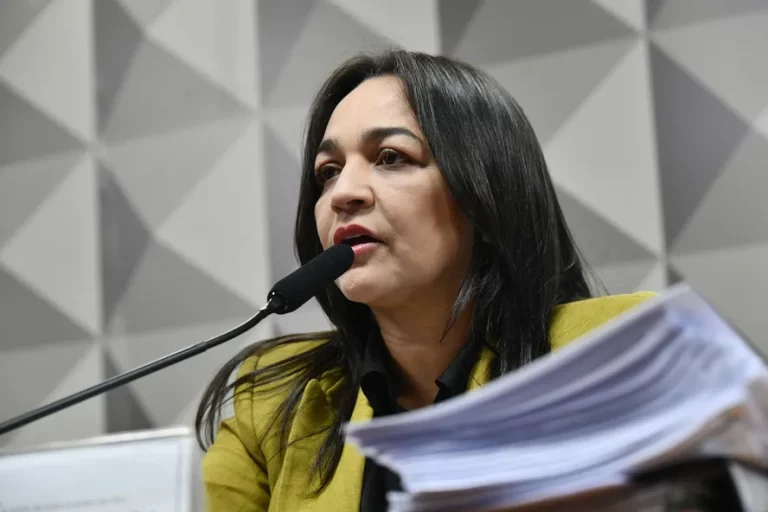 Senadora Eliziane Gama nega convocação de irmã para a CPMI
