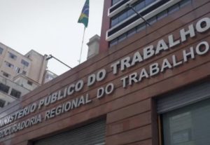 Sindicato denuncia governo do Paraná por corte nos salários de