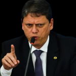 Tarcísio diz que seu "primeiro ato" seria indulto a Bolsonaro