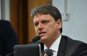Tarcísio nega ligação do PCC e instaura gabinete para investigar
