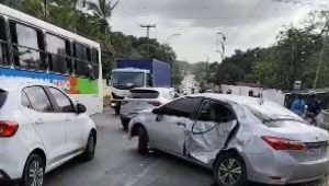Tentativa de sequestro termina em acidente na Estrada de Ribamar
