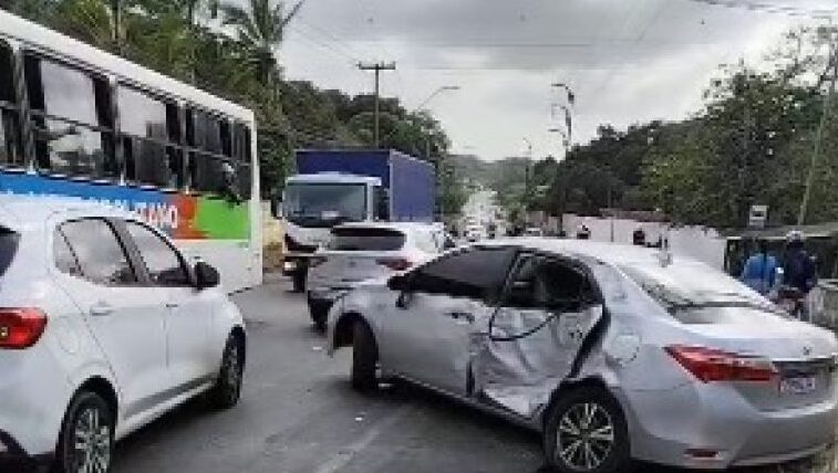 Tentativa de sequestro termina em acidente na Estrada de Ribamar