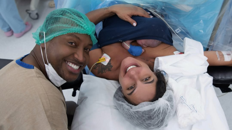 Thiaguinho e Carol Peixinho comemoram nascimento do primeiro filho; veja