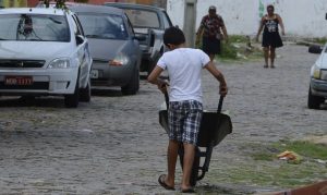 Trabalho infantil volta a crescer no Brasil em 2024 após