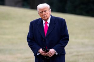 Trump adota uma nova estratégia: culpar a IA