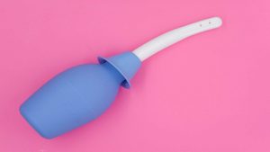 Usa ducha vaginal? Conheça os riscos para a saúde íntima