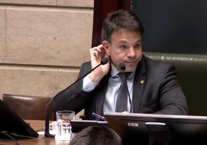 Vereadores gazetam e sessão plenária desta terça cai por falta
