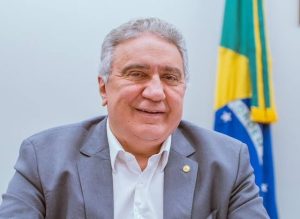Vice-governador Laurez Moreira assume governo do Tocantins