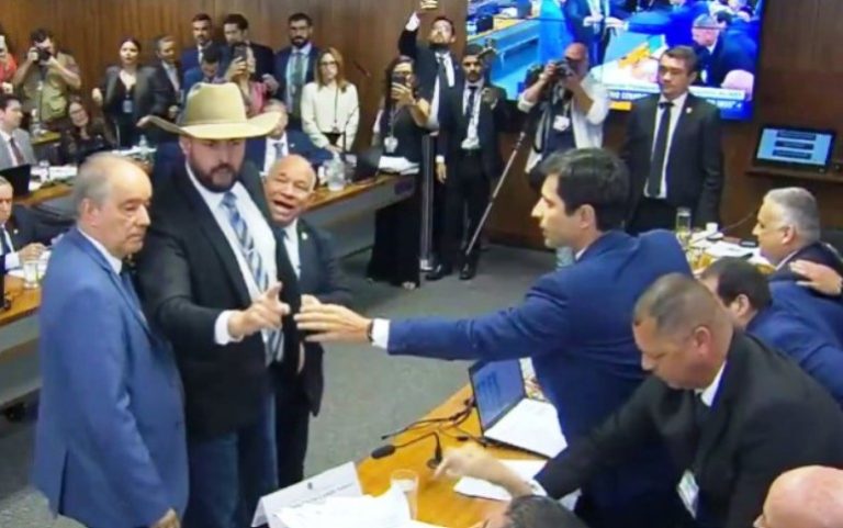 Vídeo: Deputado chama Careca do INSS de autor de maior