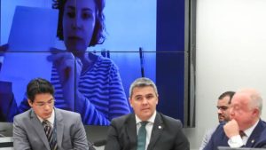 Vídeo: Zambelli e hacker trocam acusações em audiência da Câmara