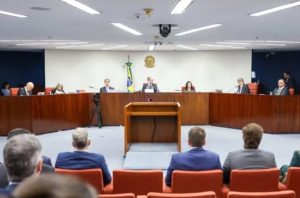 Votos de Carmén Lúcia e Zanin: julgamento de Bolsonaro será