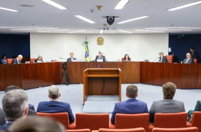 Votos de Carmén Lúcia e Zanin: julgamento de Bolsonaro será