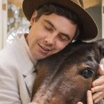 Resumo de Êta Mundo Melhor!: Próximo capítulo da novela, sábado,