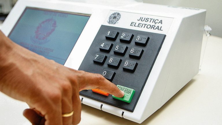 70 mil eleitores voltam às urnas em eleições suplementares