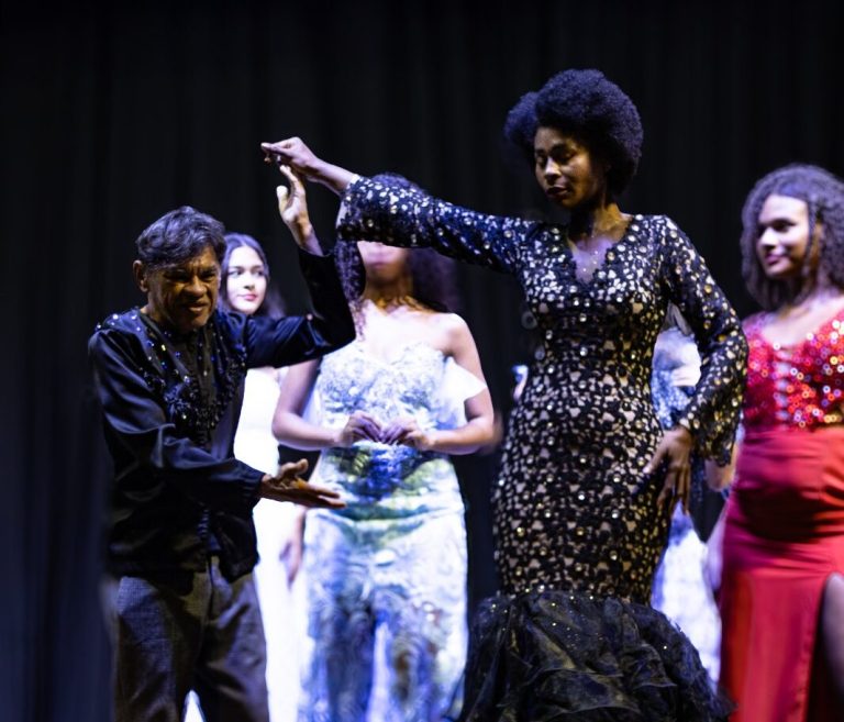 8ª edição da Mostra Vestindo Bonecas com Elegância estreia dia