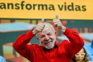 A partir de hoje (16), professores ganham Carteira Nacional Docente