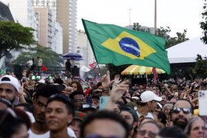 Afronta de Trump provoca erupção de revolta nacional