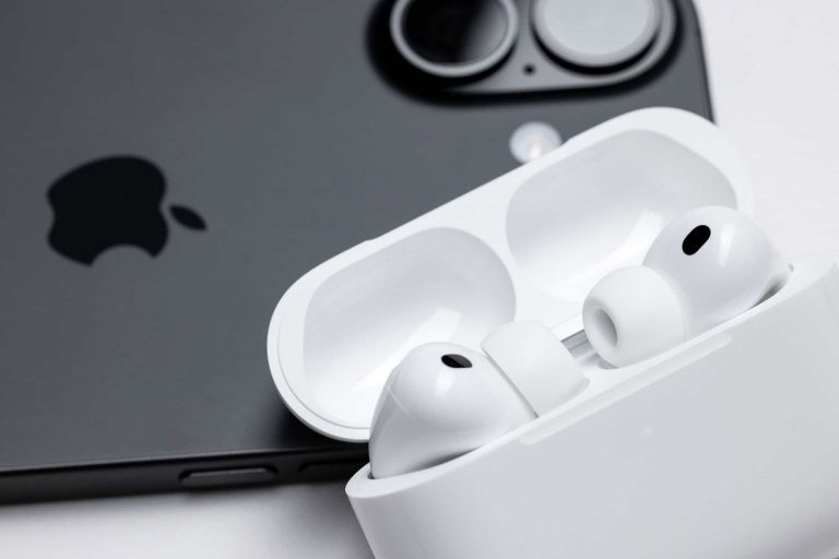 AirPods Pro 3 chegam ao Brasil com tradução ao vivo